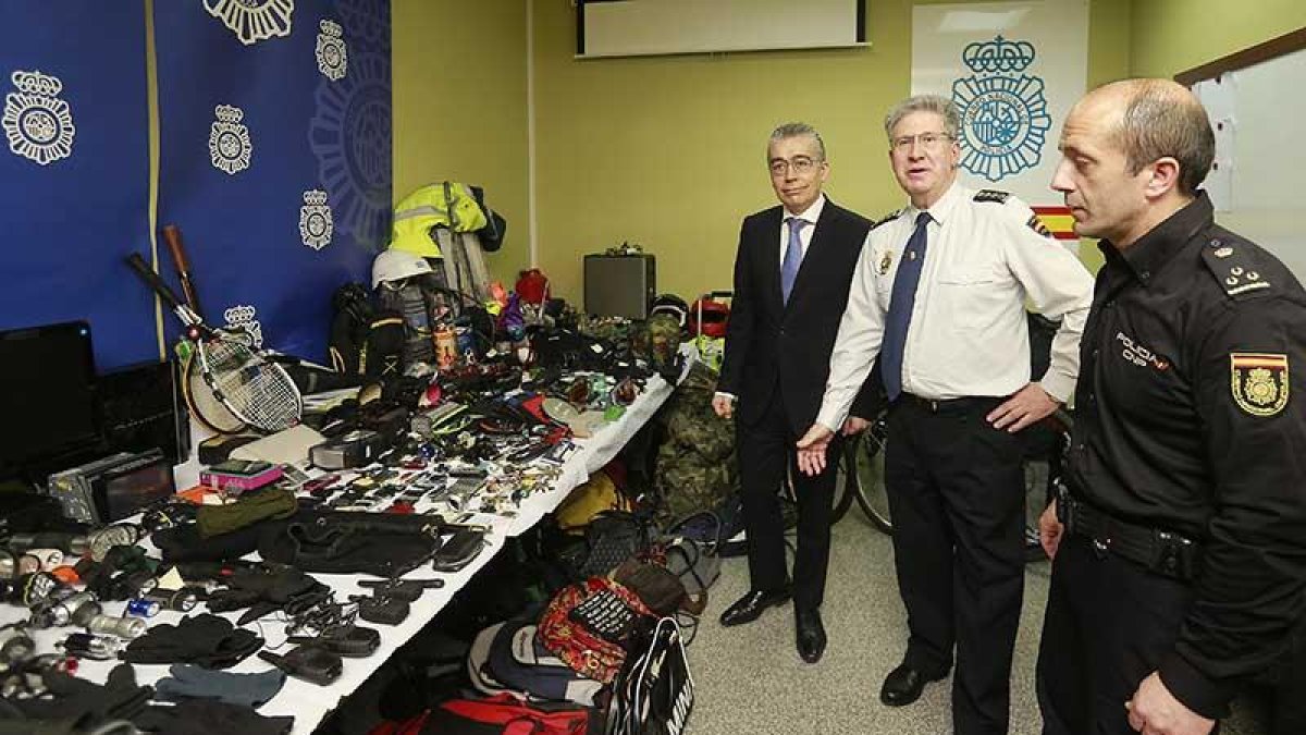 En la imagen, parte del material robado recuperado por la Policía.-RAÚL G. OCHOA