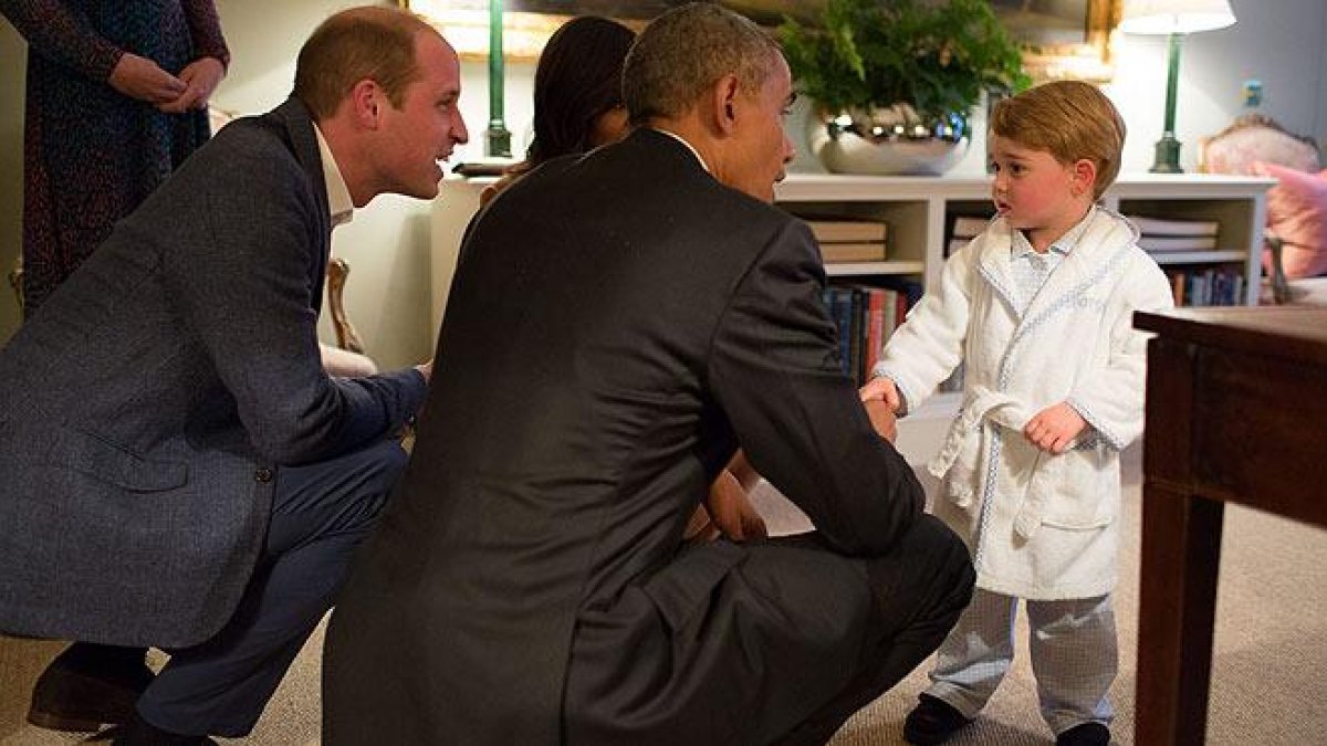El príncipe George recibe a Obama en pijama.-EFE