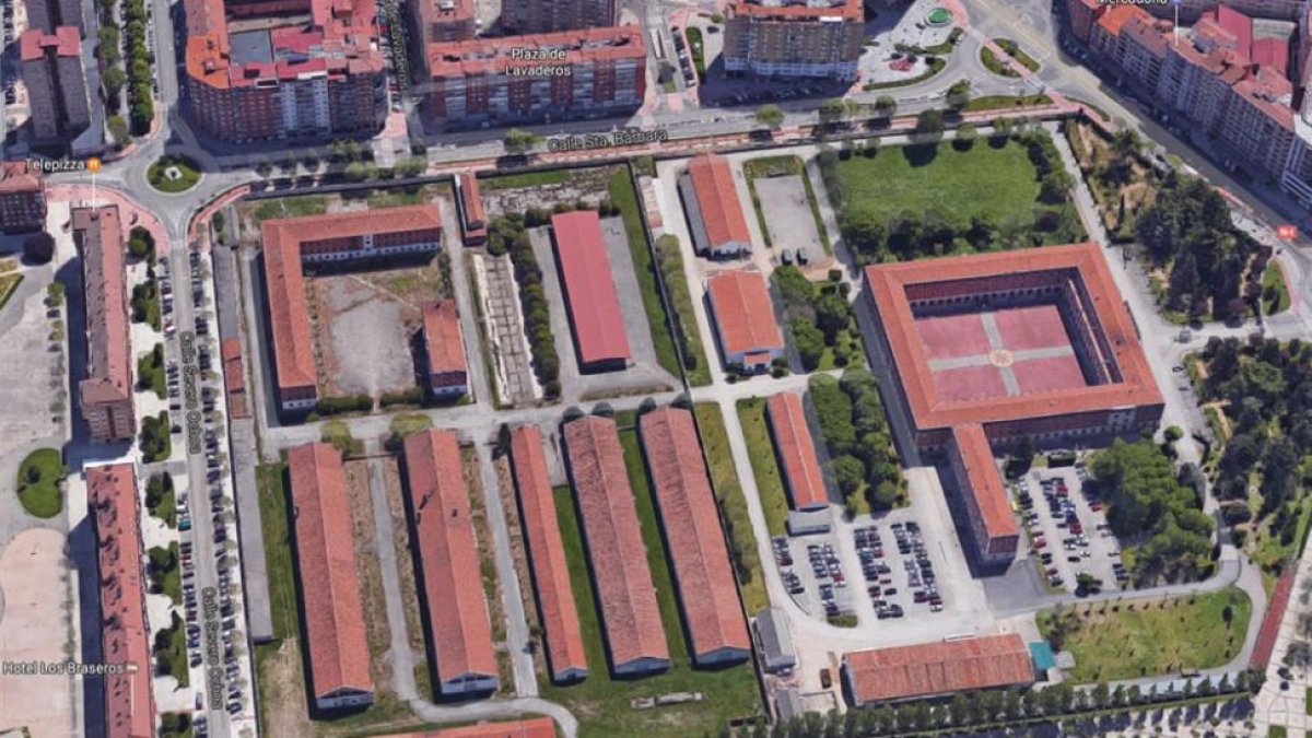 Imagen aérea del parque de Artillería y del cuartel Diego Porcelos, en la capital burgalesa.-ECB