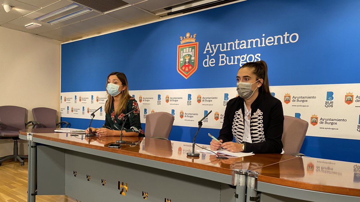 Carolina Blasco y Andrea Ballesteros en la rueda de prensa.