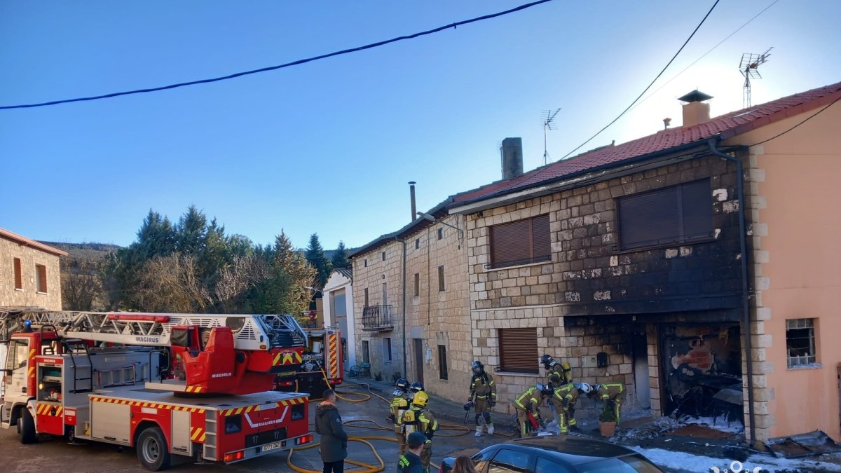Imagen de archivo de la intervención de los Bomberos en Palacios de Benaver. BOMBEROS DE BURGOS