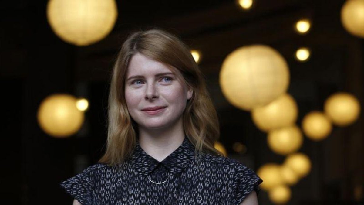 La escritora norteamericana Emma Cline, en su visita a Barcelona.-ALBERT BERTRAN