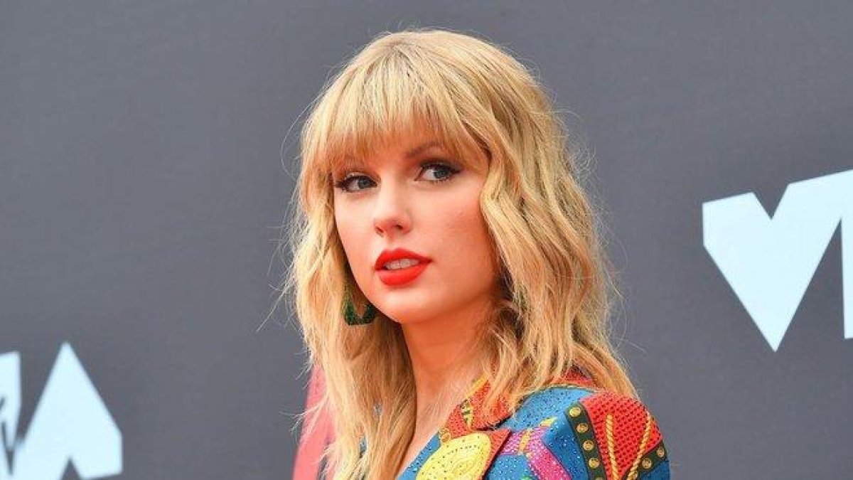 Taylor Swift, a su llegada al Prudential Center in Nawark, en Nueva Jersey, este 26 de abril.-AFP / JOHANNES EISELE