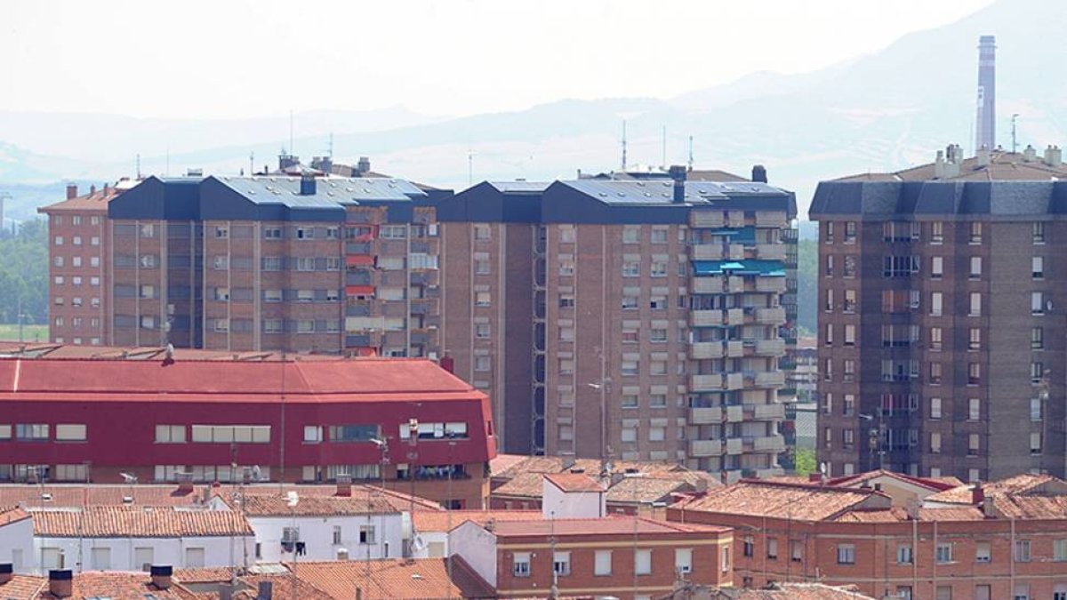 Varios edificios de Miranda de Ebro.-I. L. M.