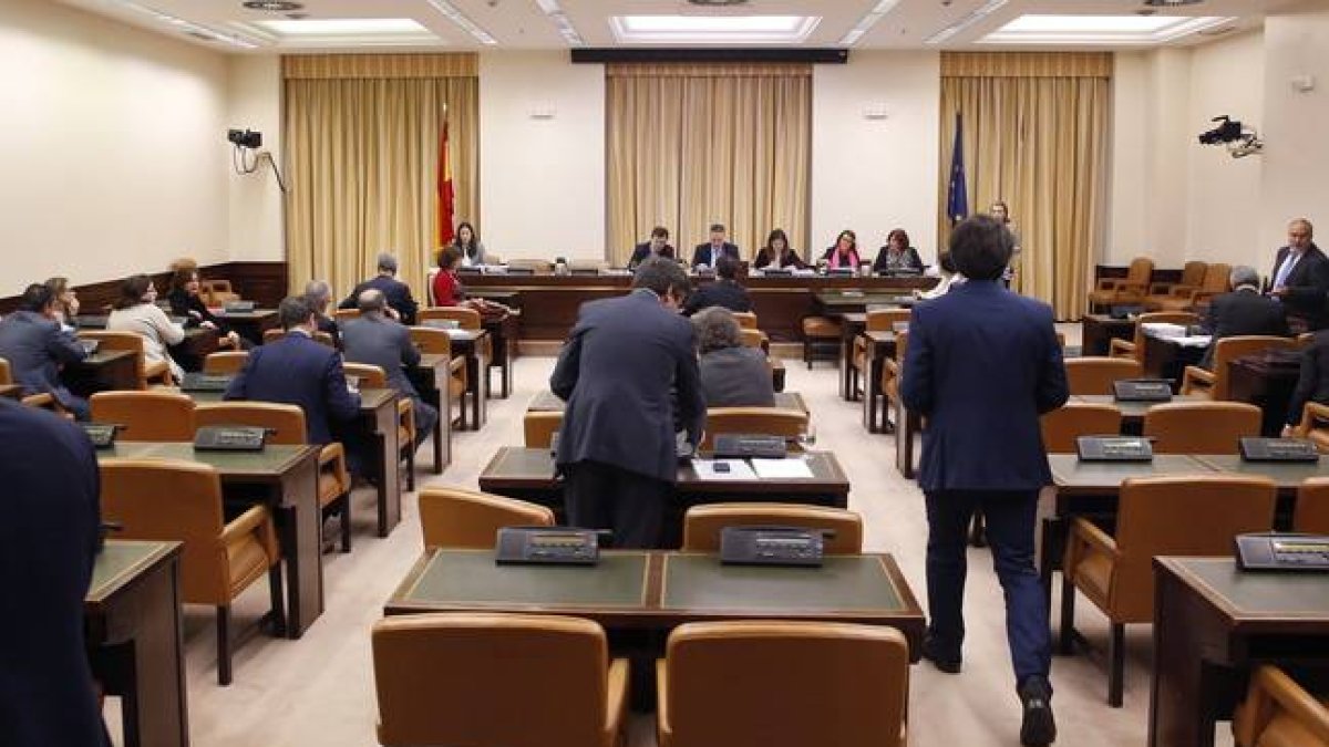 La Comisión de Justicia, al inicio del debate de la reforma del Código Penal, este jueves.-Foto: EFE / J. J. GUILLÉN / EFE