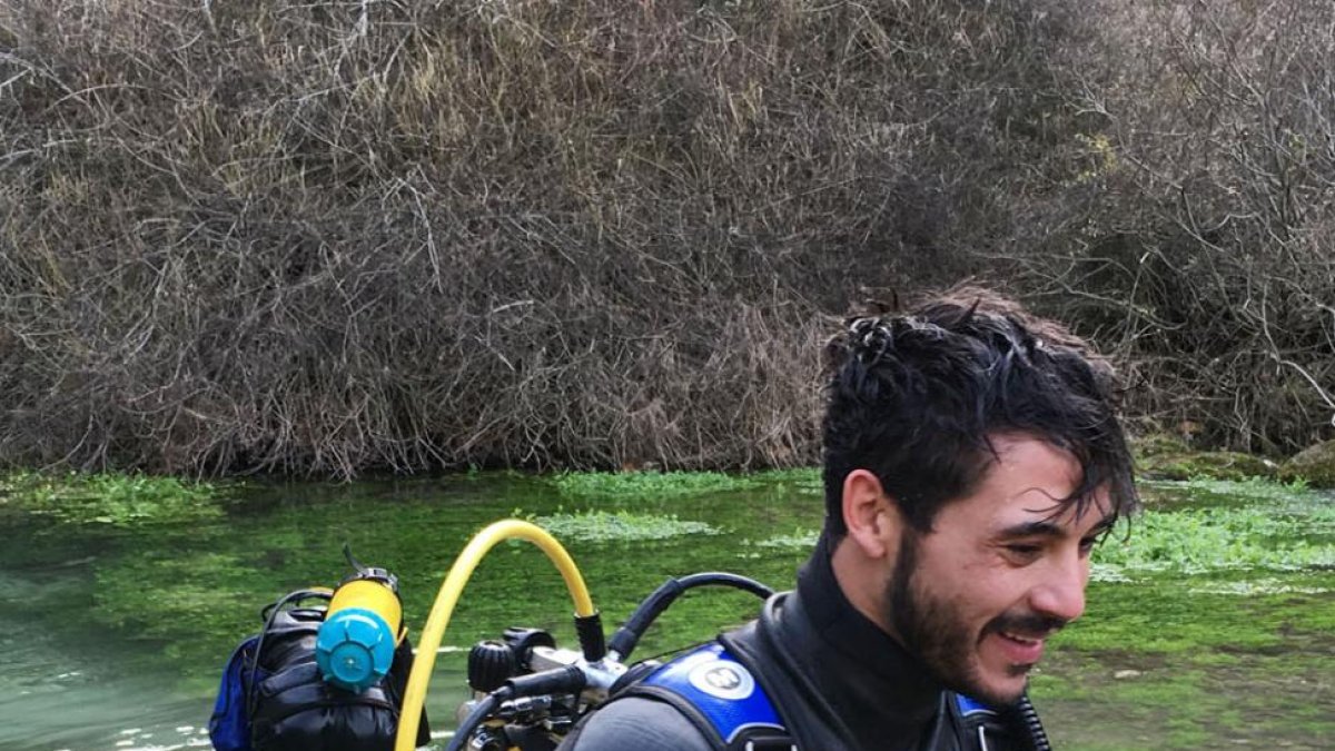 Diego Martínez recién salido del agua.-ECB