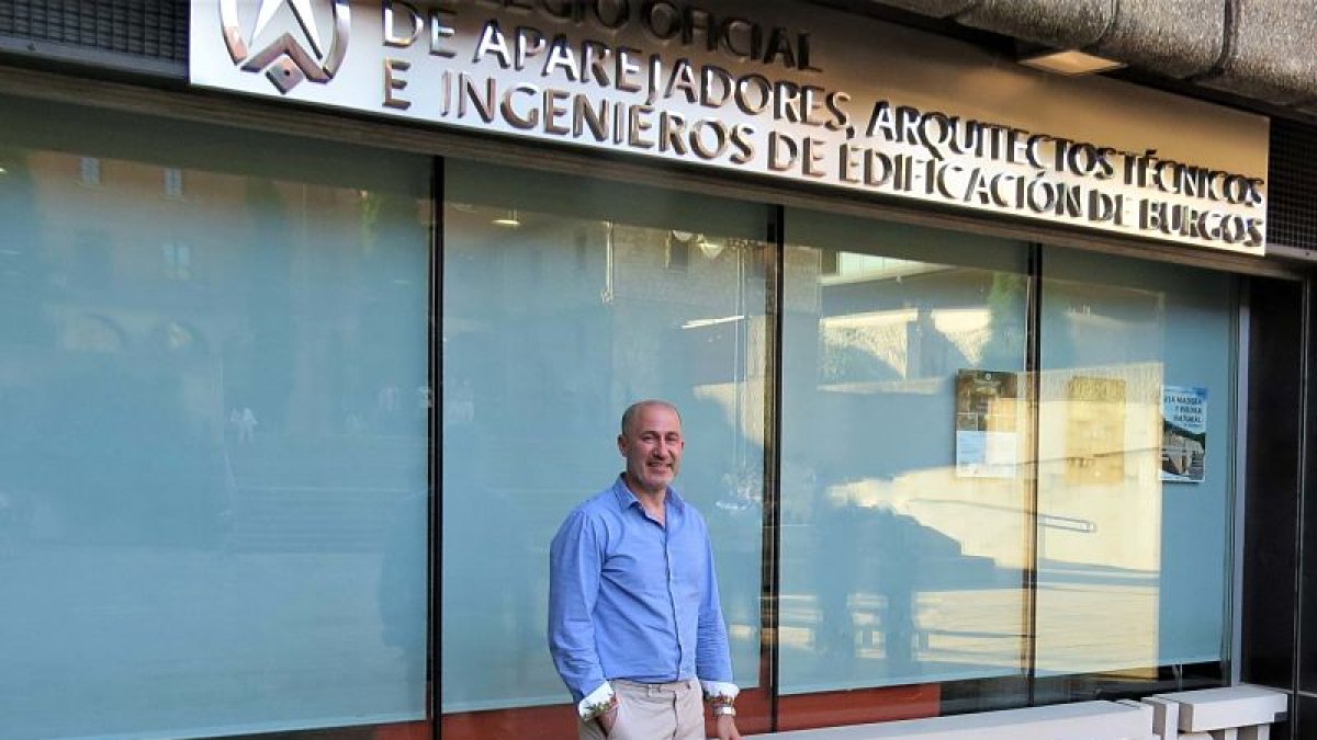 José Ignacio Pérez Gonzalo, nuevo presidente del Colegio Oficial de Aparejadores y Arquitectos Técnicos de Burgos. ICAL