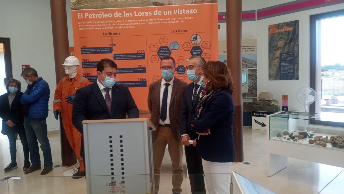 El director general de Patrimonio Cultural, Gumersindo Bueno, ha visitado hoy la localidad burgalesa de Sargentes de la Lora. ECB