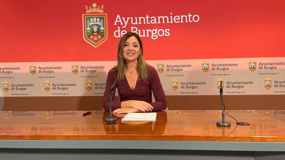 Carolina Blasco, oortavoz del PP, en la rueda de prensa para evaluar la ejecución del presupuesto municipal. ECB