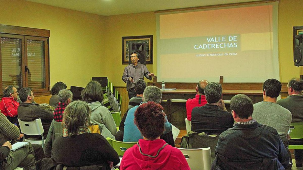 Un momento de la charla ofrecida por Sulinda Chantana.-G. G.