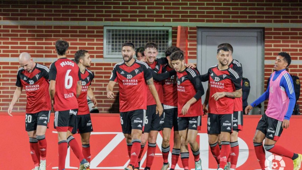 Celebración del gol de Gelabert en Anduva