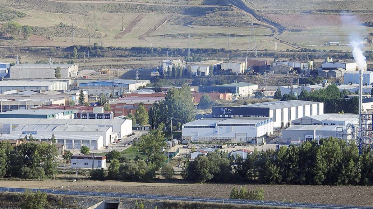 El polígono de Villalonquéjar aún tiene terreno disponible para nuevas firmas. I.L.M.