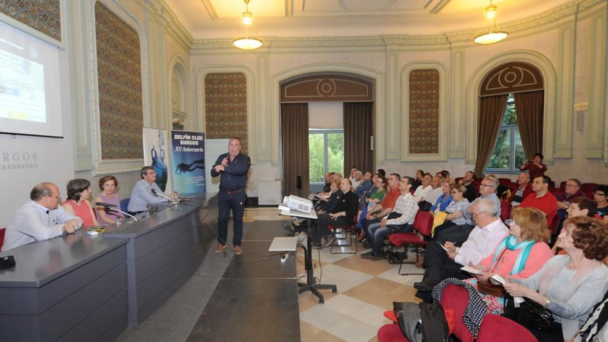 Imagen de la presentación de ayer en la sala Polisón del Teatro Principal.-ISRAEL L. MURILLO