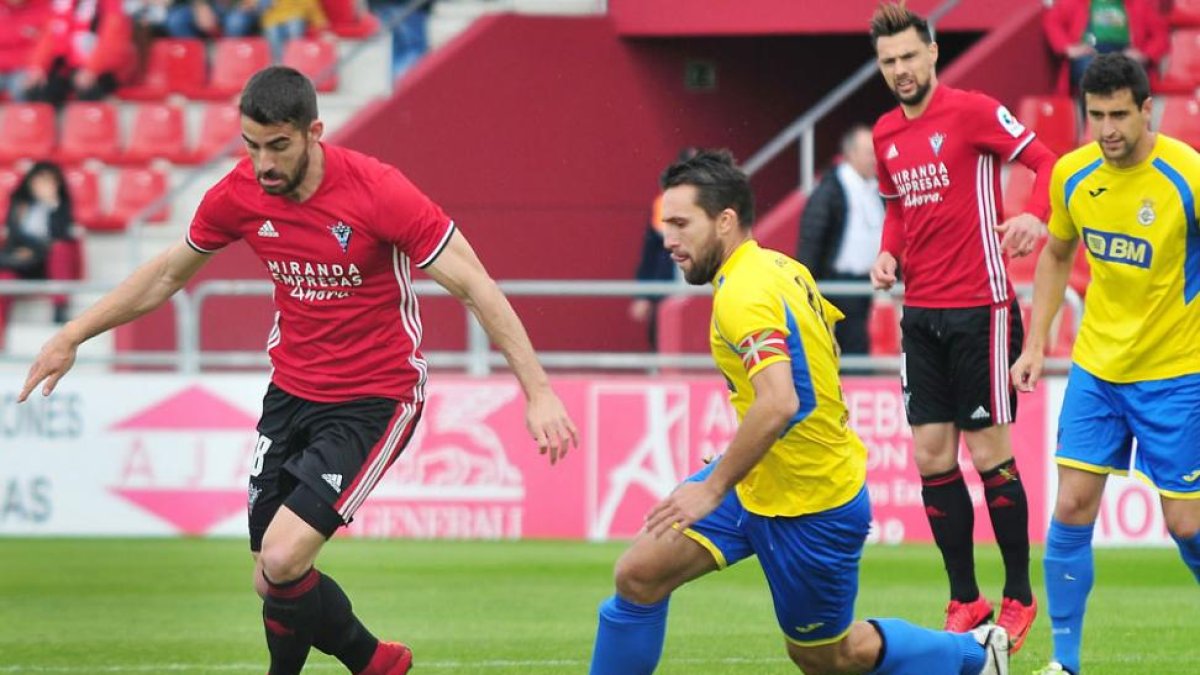El Mirandés solo piensa en la victoria en el choque de hoy frente al Gernika-Jose Esteban Egurrola