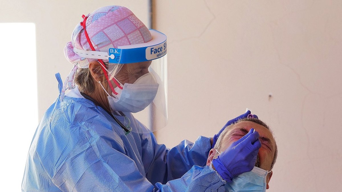 Personal sanitario realizando pruebas PCR. - PHOTOGENIC/PABLO REQUEJO