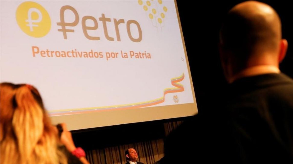 Presentación en Caracas de la criptomoneda.-REUTERS / MARCO BELLO