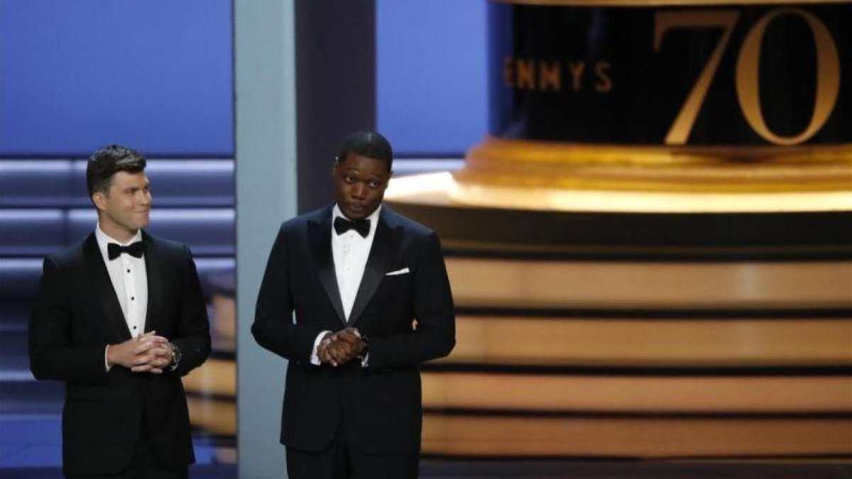 Colin Jost y Michael Che, en la ceremonia de los Emmy-REUTERS / MARIO ANZUONI