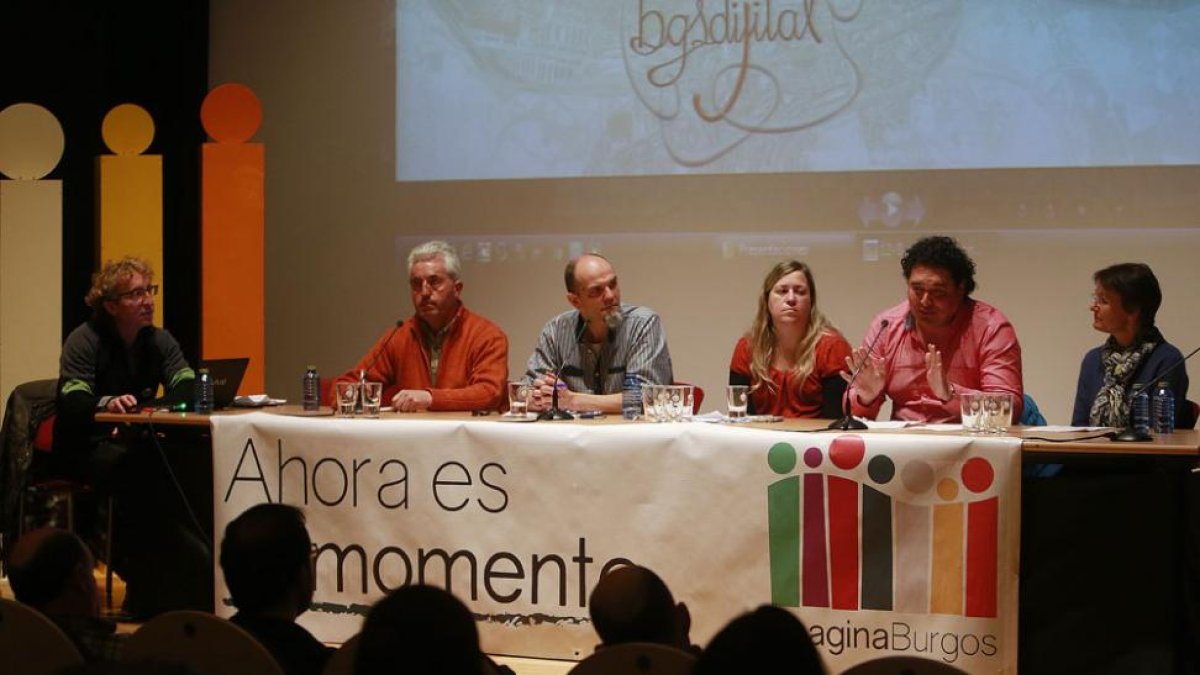 El debate se celebró desde primera hora de la mañana hasta las 14 horas en el Centro Cívico de San Agustín.-RAÚL G. OCHOA