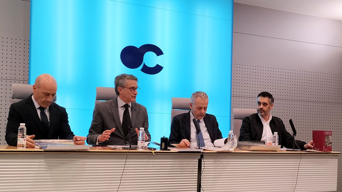 De izq. a dcha.: Javier González, Emilio de Domingo, René Jesús Payo y Julián Hoyos, en la presentación de la revista Sarmental. ECB