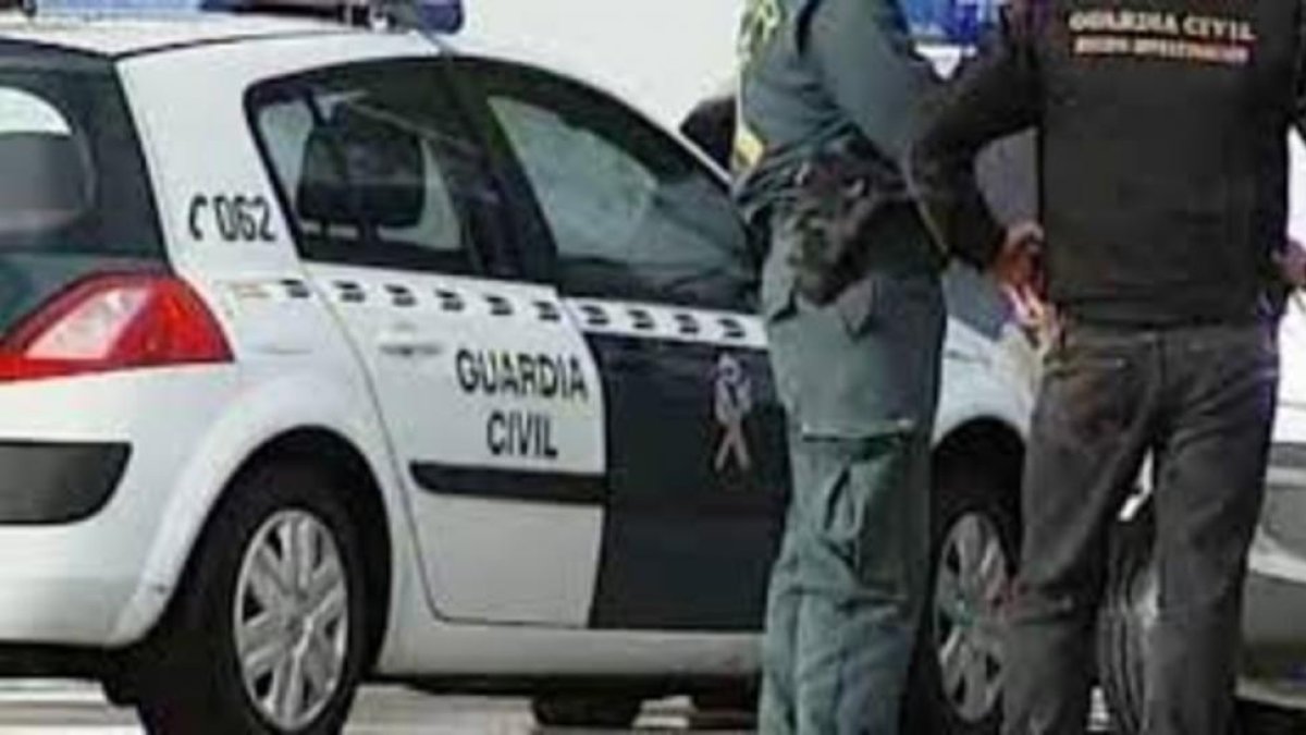-PERIODICO (GUARDIA CIVIL)