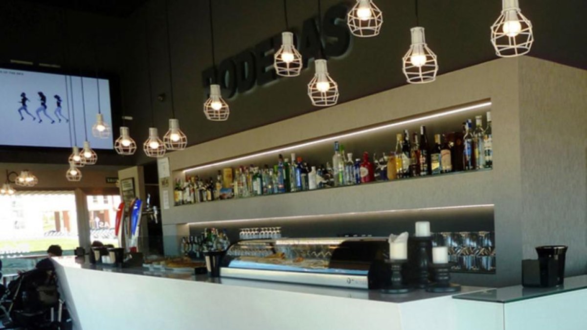 La cafetería Roderas en la calle Conde Lucanor, una de las premiadas.-ECB
