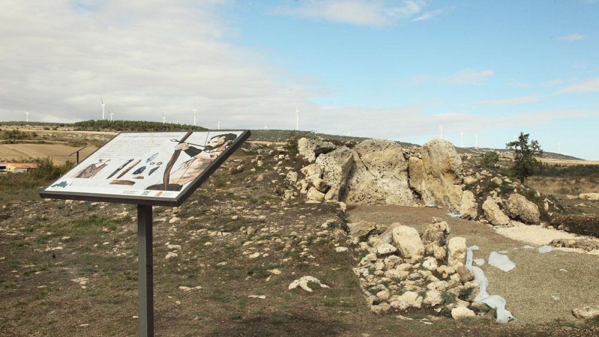 El pasado verano se realizó una excavación que dejó clara la existencia del dolmen.-G. G.