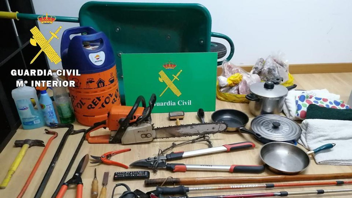 Material recuperado por la Guardia Civil.-ECB