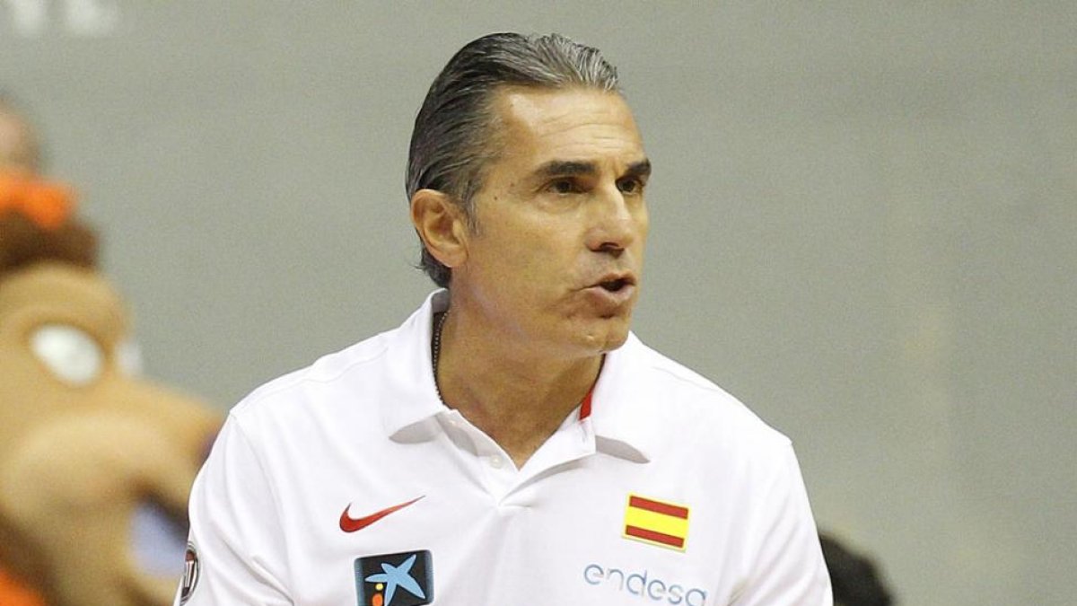Sergio Scariolo se dirige a sus jugadores.-SANTI OTERO