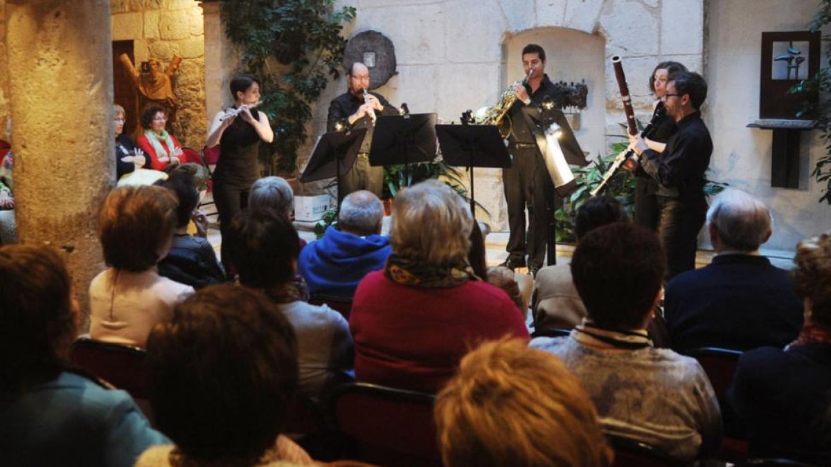Castilfalé viajó hasta sus años dorados con el quinteto de viento de la Orquesta Sinfónica de Burgos.-Israel L. Murillo