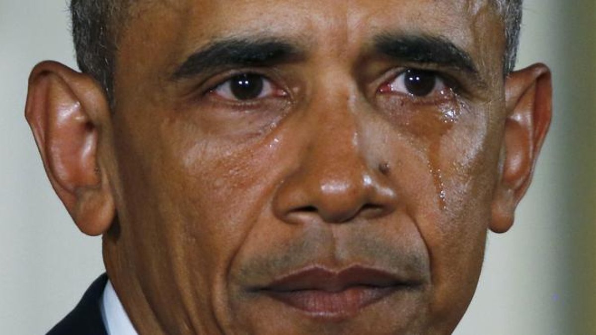 Al presidente Obama se le escapan las lágrimas durante su discurso anti violencia, hoy en la Casa Blanca.-