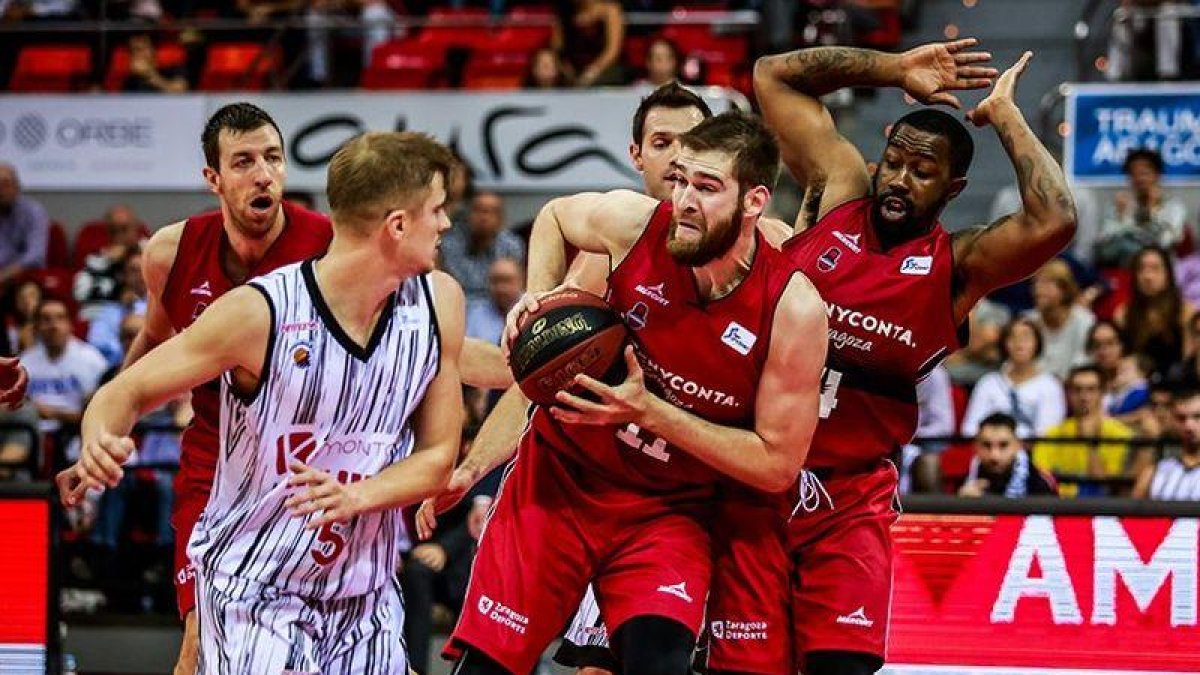 El Tecnyconta disputando el partido de hoy.-TWITTER TECNYCONTA ZARAGOZA