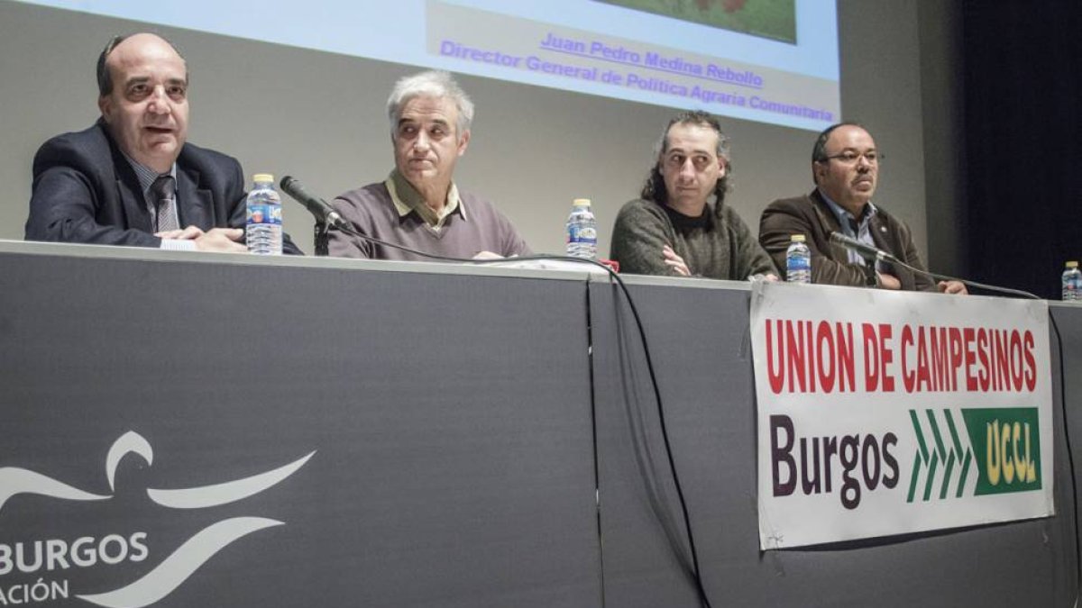 Juan Pedro Medina, Félix Arribas, Jesús Manuel González Palacín y José Manuel de las Heras durante el acto-S. OTERO