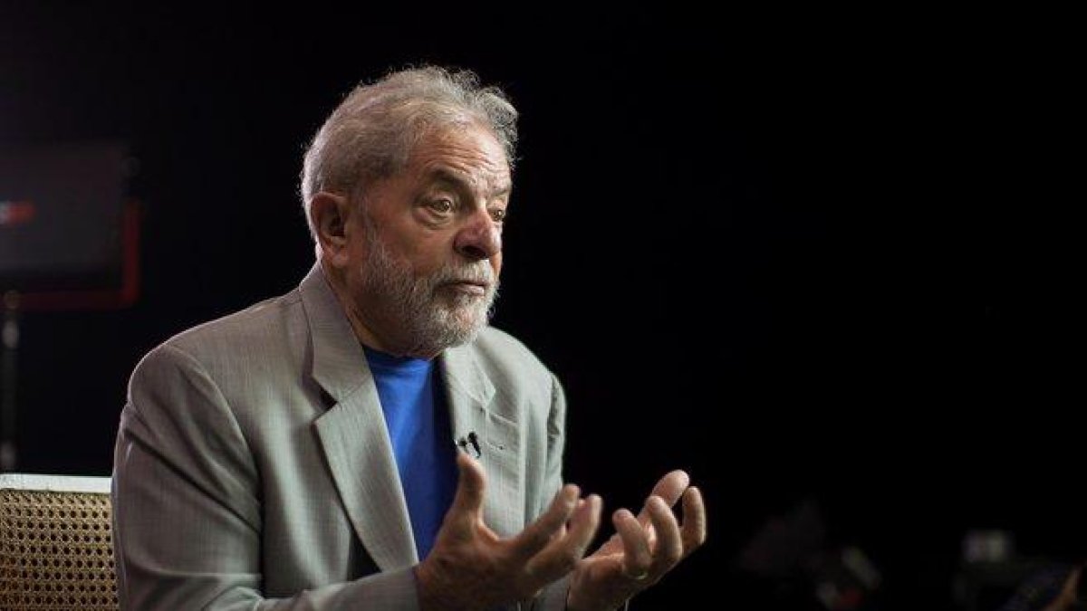 Lula da Silva arremetió contra el presidente Bolsonaro por aplaudir todas las decisiones que realiza Estados Unidos.-EFE