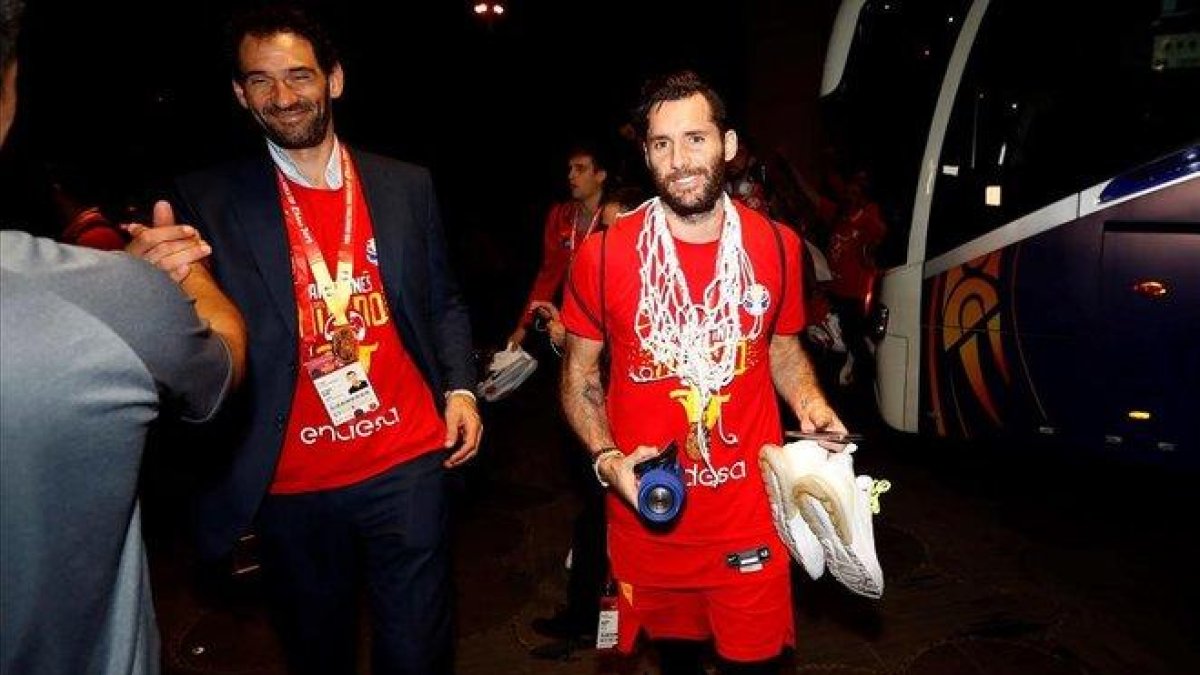 Jorge Garbajosa (izquierda) y Rudy Fernández, en Pekín, el domingo 15 de septiembre.-