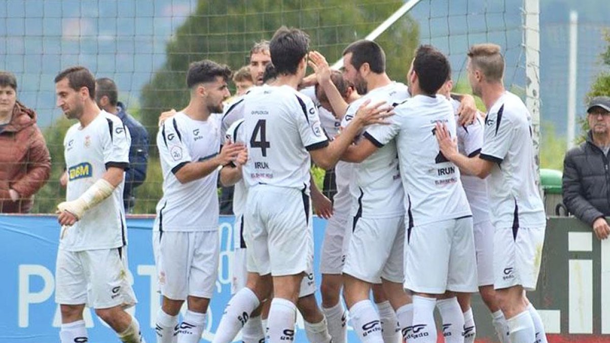 Los jugadores del Real Unión celebran un gol.-REALUNION.COM