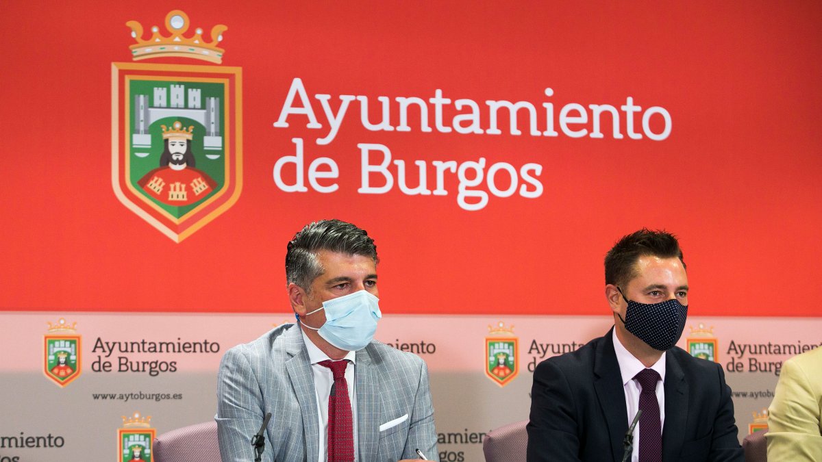 Vicente Marañón y Daniel de la Rosa, durante una rueda de pensa. SANTI OTERO