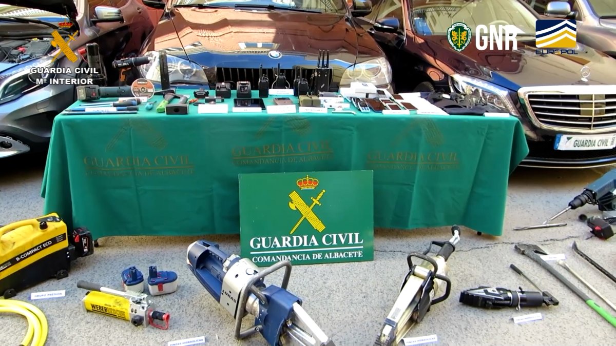 Material incautado a los detenidos. GUARDIA CIVIL