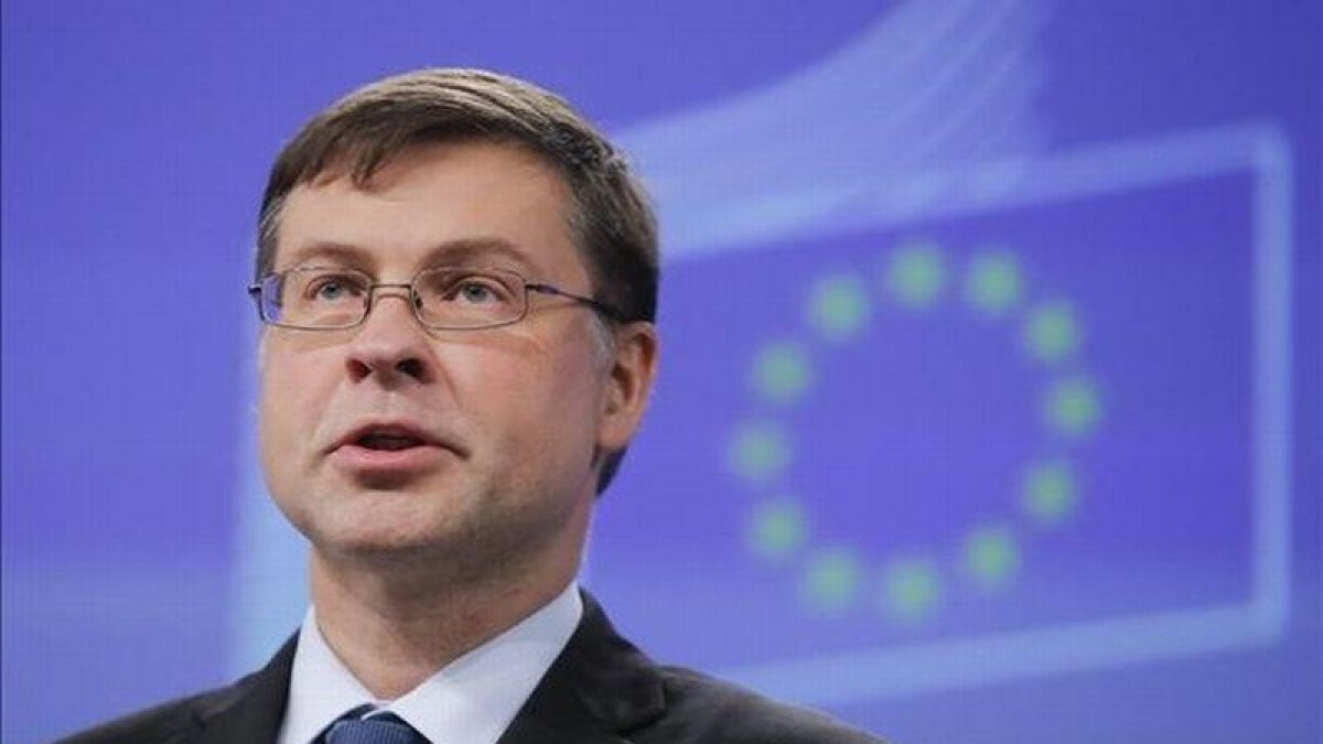 El vicepresidente de la Comisión Europea, Valdis Dombrovskis, responsable de las propuestas para culminar la Unión Bancaria.-EFE / OLIVIER HOSLET
