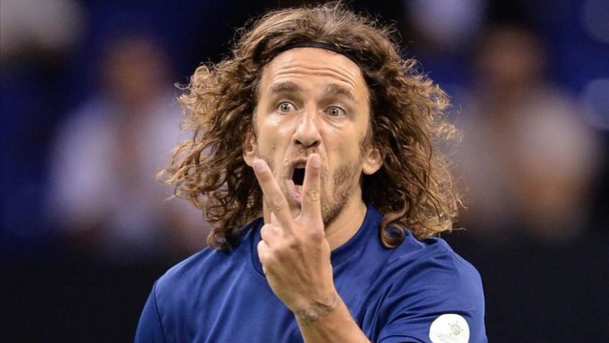 Carles Puyol, durante un partido de veteranos disputado en Londres.-OLLY GREENWOOD