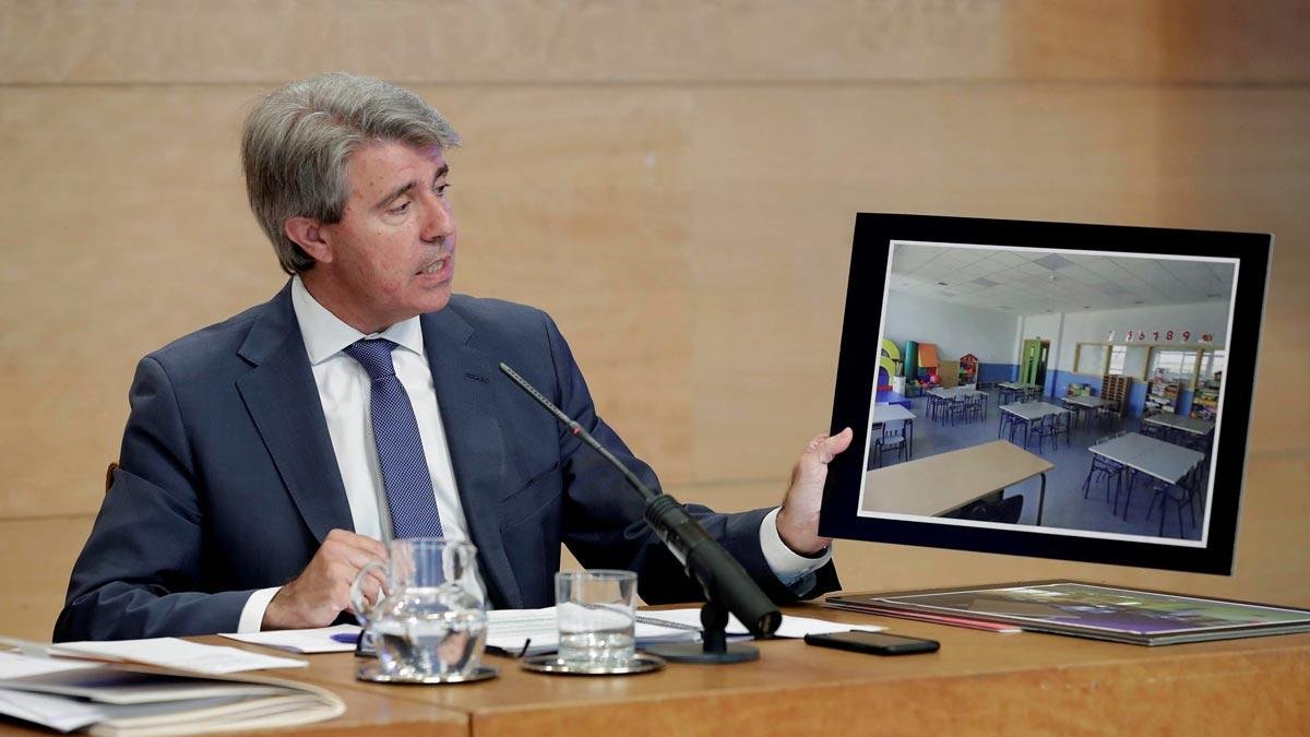 Ángel Garrido, presidente de la Comunidad de Madrid, insta a Pedro Sánchez a ocuparse de los golpistas vivos que hay en Catalunya en vez de preocuparse de los golpistas muertos.-SINOVA/ EFE