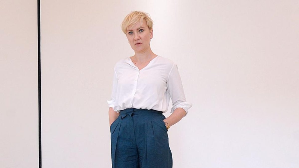María Loboda, en la instalación ‘Albornoces y ostras’.-Israel L. Murillo
