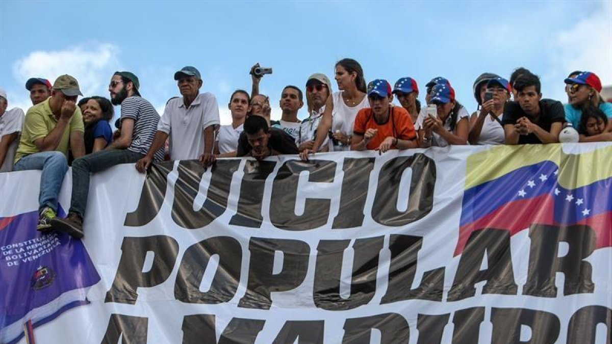 Protestas en Venezuela contra Nicolás Maduro-EFE/Cristian Hernández