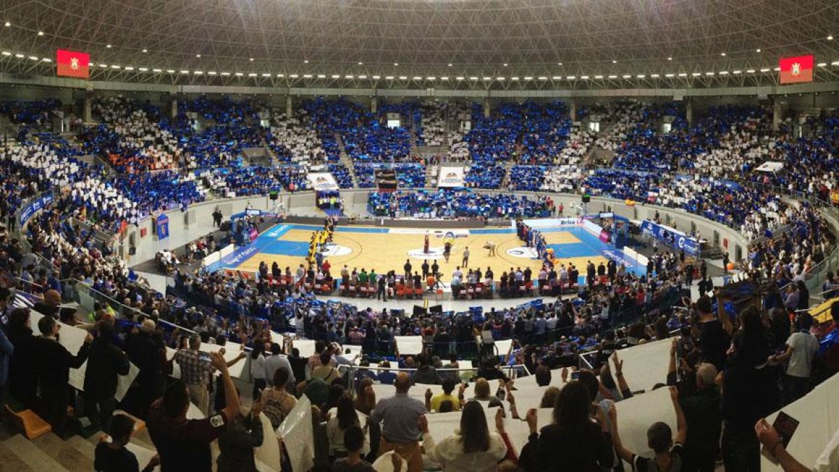Vista panorámica del Coliseum durante un partido.-ISRAEL L. MURILLO