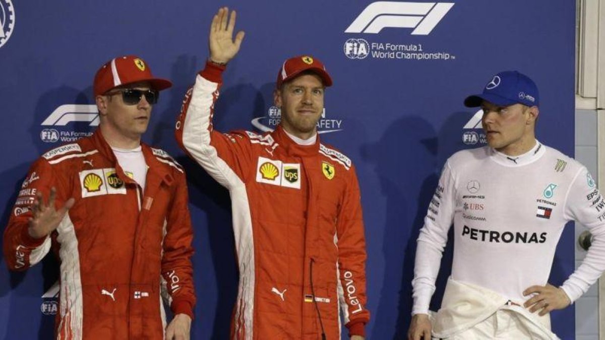 Kimi Raikkonen, Sebastian Vettel y Valttweri Bottas, en el podio del sábado de Baréin.-AP / LUCA BRUNO
