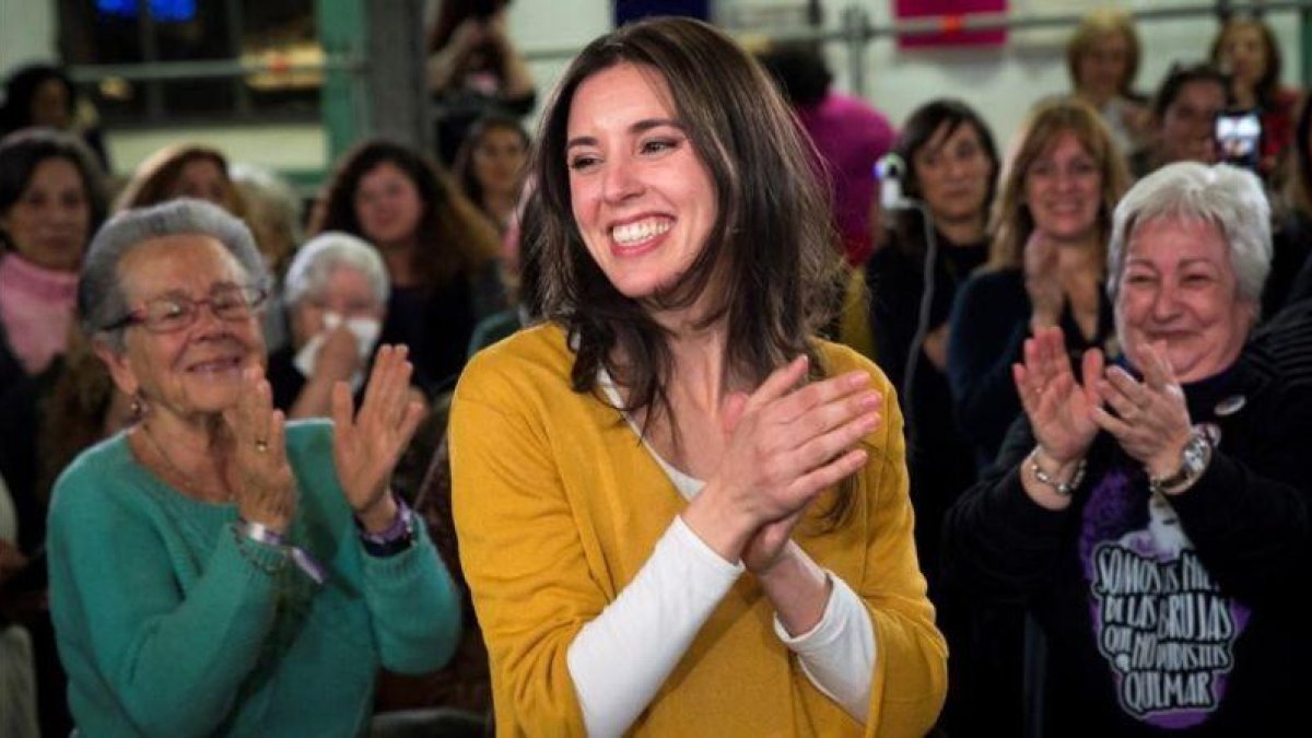 La portavoz de Podemos en el Congreso, Irene Montero, en su vuelta a la vida pública en el acto La vida, en el centro.-LUCA PIERGIOVANNI (EFE)