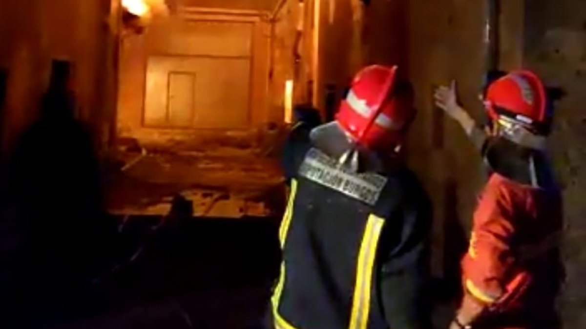 Las casas ardieron sin remedio