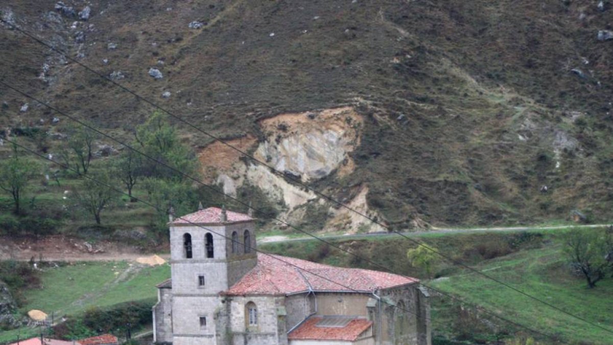 Imagen de la iglesia de Santiago.-ECB