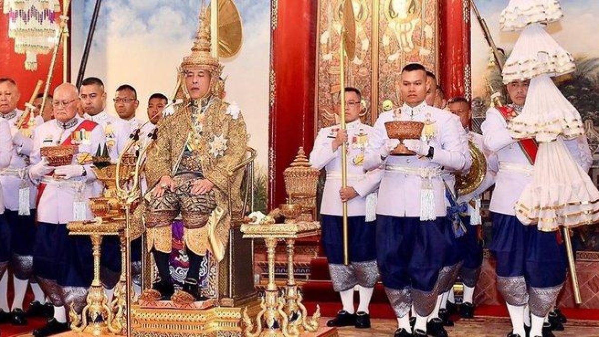 El rey Vajiralongkorn ya coronado.-EFE /EPA