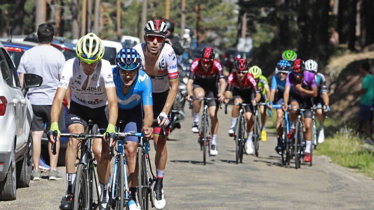 Un momento de los últimos kilómetros de la ascensión a Las Lagunas de la edición de 2019. SANTI OTERO