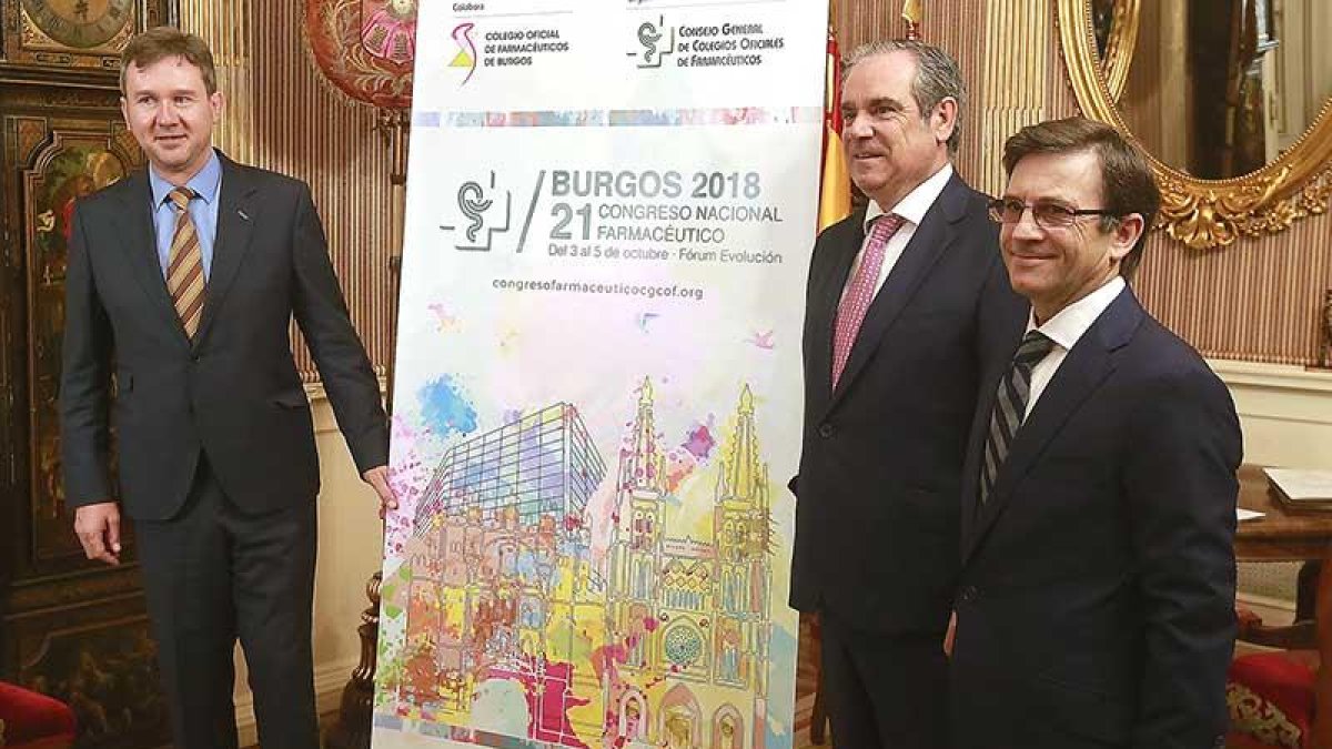 Los presidentes de los colegios de Farmacia con el alcalde.-RAÚL OCHOA